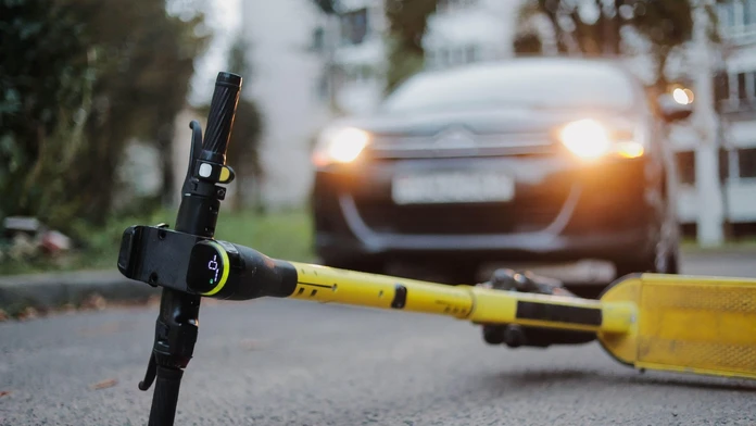 VIDEO: Poľský reportér hovoril o smrteľnej nehode chlapca. V tom auto zrazilo dievča na kolobežke