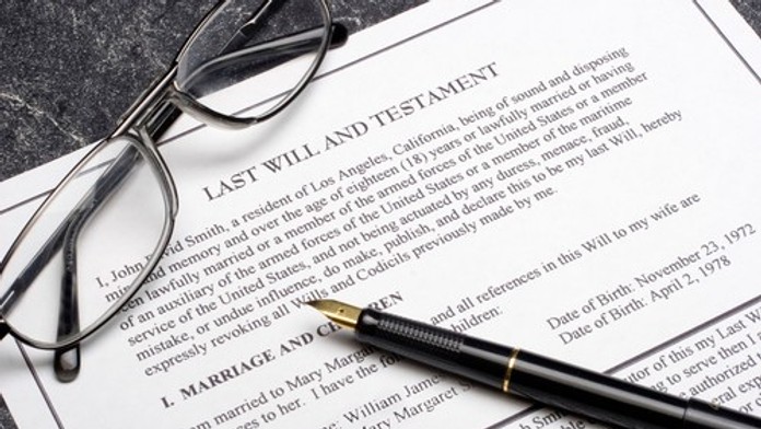 Maďarský gang si privyrába na zosnulých. Falšuje závety a oberá dedičov