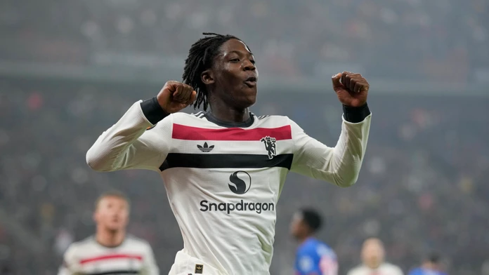 Európska liga: Manchester United a Bilbao si zabezpečili priamy postup. Remízu Slavie zariadil Schranz