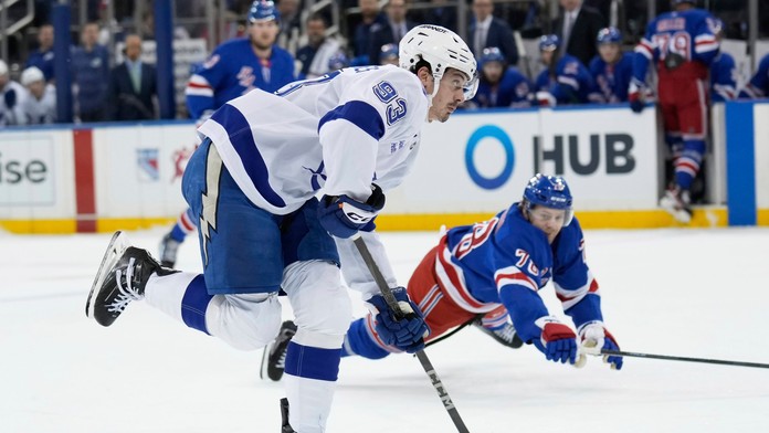 VIDEO: Tampa Bay neskórovala ani raz, no teší sa na play-off. Padali góly debutantov aj zápis do histórie