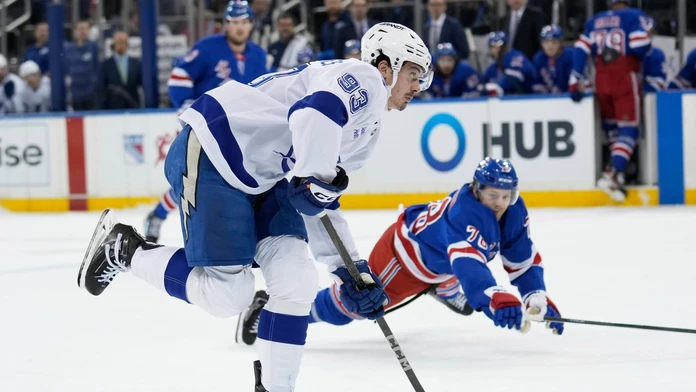 VIDEO: Tampa Bay neskórovala ani raz, no teší sa na play-off. Padali góly debutantov aj zápis do histórie
