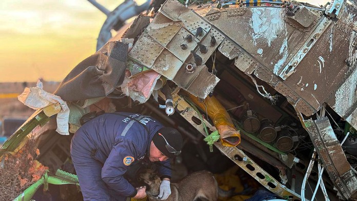 Rusko sa odmietlo vyjadriť k pádu lietadla v Kazachstane. Chce si počkať na záver vyšetrovania