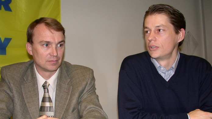 Igor Šramka (vľavo) na archvnej snímke s Ľubošom Micheľom.