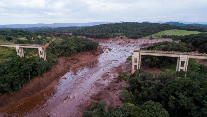 Roztrhnutá priehrada v Belo Horizonte.