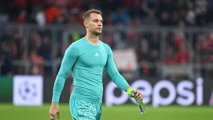 VIDEO: Bayern Mníchov vypadol z pohára. Neuer dostal prvú červenú kartu v kariére