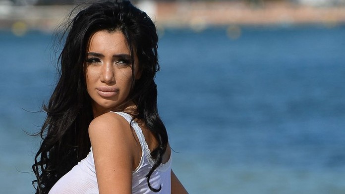 Reality hviezda ako miss mokré tričko. Ale radšej bez toho miss