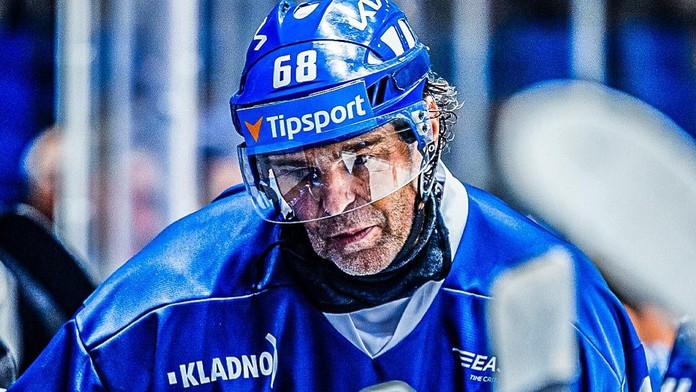 Jágr si bude musieť na súťažnú premiéru v ročníku počkať. Jeho nečakaná absencia mala jasný dôvod