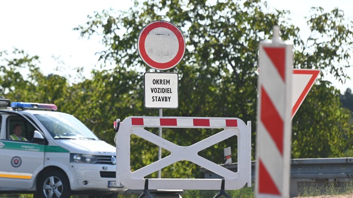 Bratislava sa pripravovala na dopravné peklo, napokon je všetko inak. Niekoľkodňovú uzáveru diaľnice presunuli