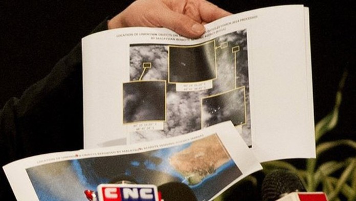 našli nové objekty v mori pri hľadaní malajzijského lietadla