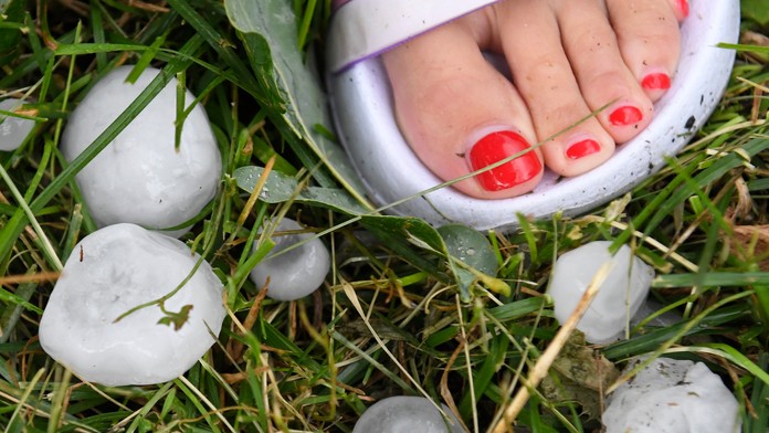 V Košiciach padali veľké krúpy