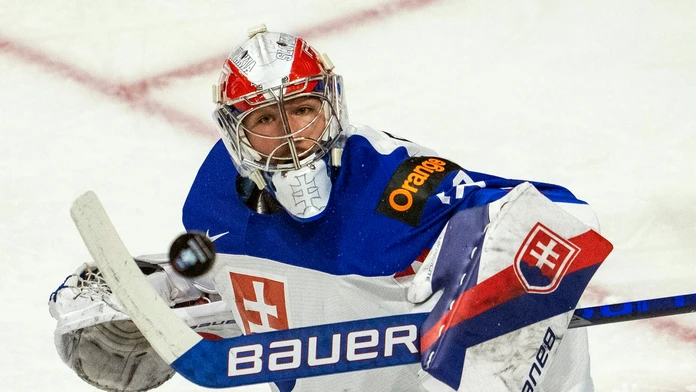 Slovenský brankár Šimon Latkóczy.