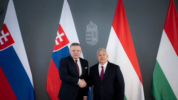 Premiér SR Robert Fico pricestoval do Budapešti