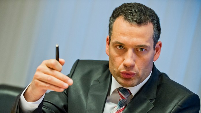 NAKA obvinila bývalého šéfa štátnej zdravotnej poisťovne z prijímania úplatku