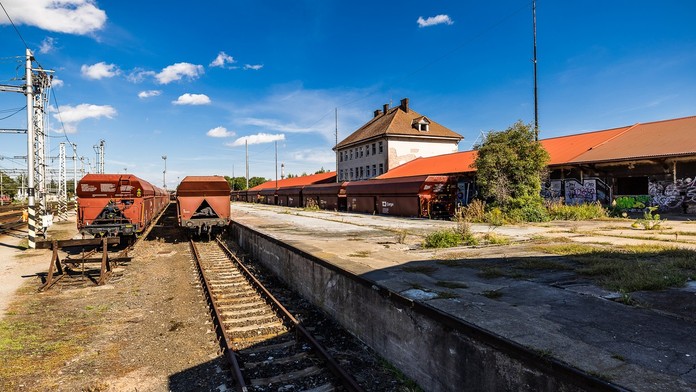 Tragédia v Česku. Polícia chytila muža, ktorý údajne na stanici zavraždil dieťa