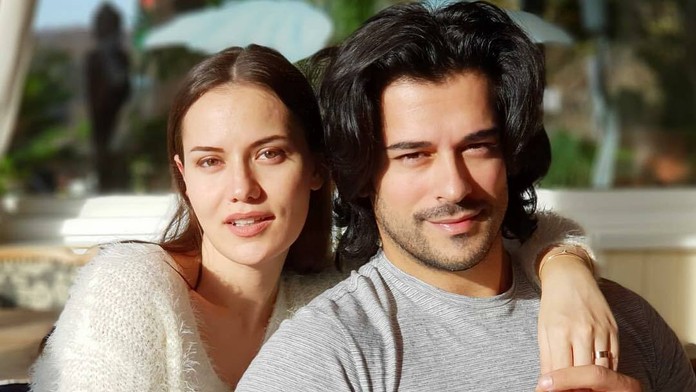 Zľava David Luiz z Chelsea proti Erikovi Lamelovi z Tottenhamu.