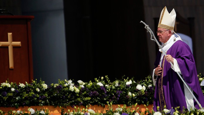 Pápež František slúžil v nedeľu omšu v meste Ecatepec.