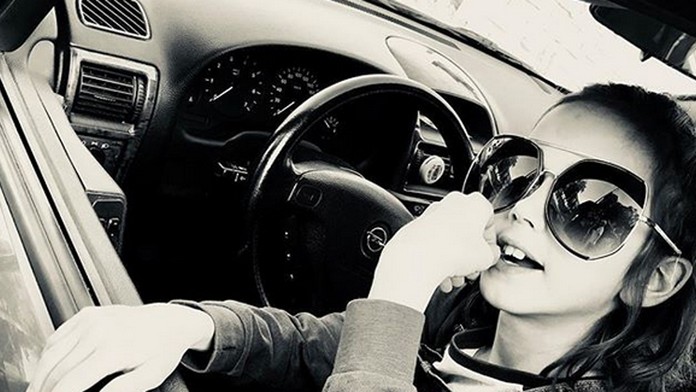 Piataci vypĺňajú test z matematiky počas testovania piatakov.