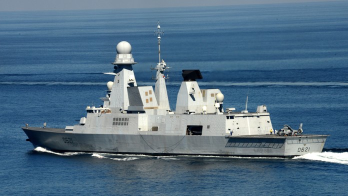 Krajina bez námorníctva „nakopala“ NATO a „potopila“ jeho fregatu. Posádka lode to nestihla ani zaregistrovať