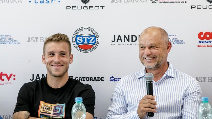 Alex Molčan potvrdil koniec spolupráce s legendárnym trénerom. Tenistove slová sú plné vďačnosti