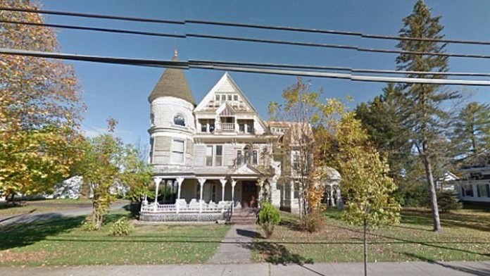 Tento dom predávajú len za 100-tisíc eur. Prečo ho nikto nechce?