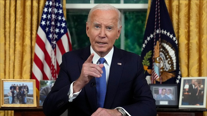 Na snímke odchádzajúci americký prezident Joe Biden.