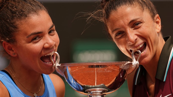 Roland Garros: Jedna rozšírila zbierku, druhá vyhrala premiérovo. Štvorhra žien spoznala víťazky