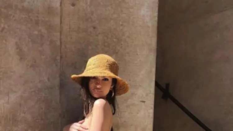 Emily Ratajkowski