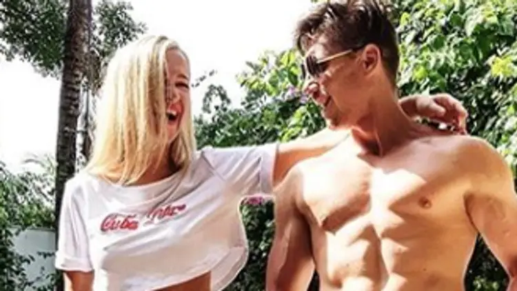 Nela Slováková s priateľom Martinom.