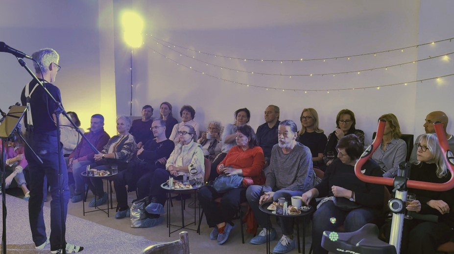 Obyčajná bytovka skrýva netradičný zážitok. Divadlo v paneláku si získava čoraz viac návštevníkov