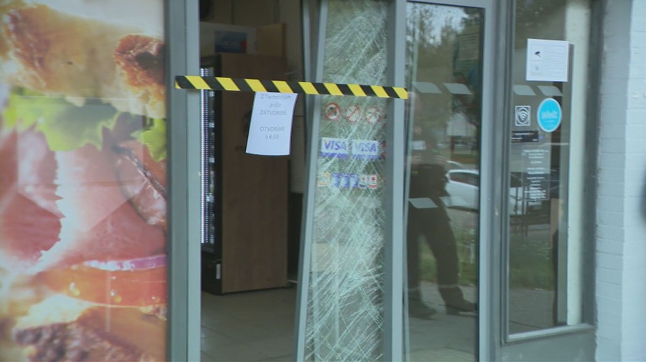 V Bratislave sa pokúsili odpáliť bankomat. Zlodejov pri čine niečo vyrušilo