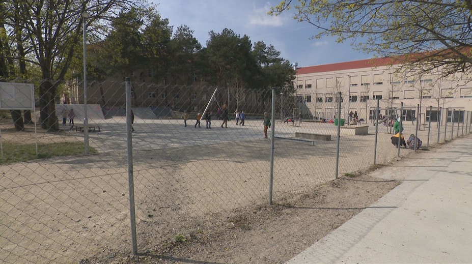 Prvákov v obci na západe Slovenska je viac, ako kapacita školy. Črtá sa nezvyčajné riešenie