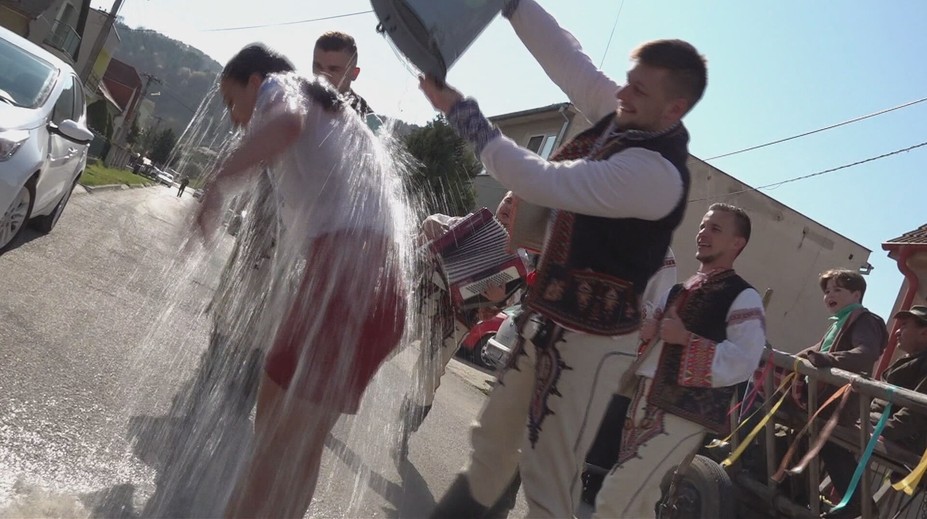 Šibači a oblievači musia rešpektovať súhlas a zákony, varuje polícia. Zameria sa aj na alkohol za volantom