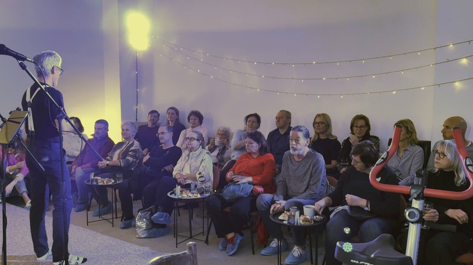 Obyčajná bytovka skrýva netradičný zážitok. Divadlo v paneláku si získava čoraz viac návštevníkov