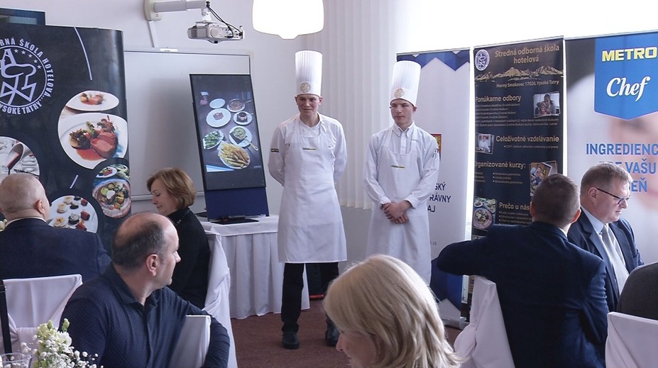 Veľká česť pre študentov tatranskej hotelovky. Stážovali v madridskej reštaurácii s Michelinskou hviezdou