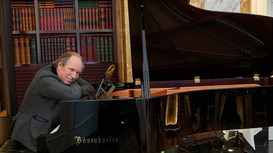 Exkluzívny videopozdrav: Hudobný velikán prichádza na Slovensko!