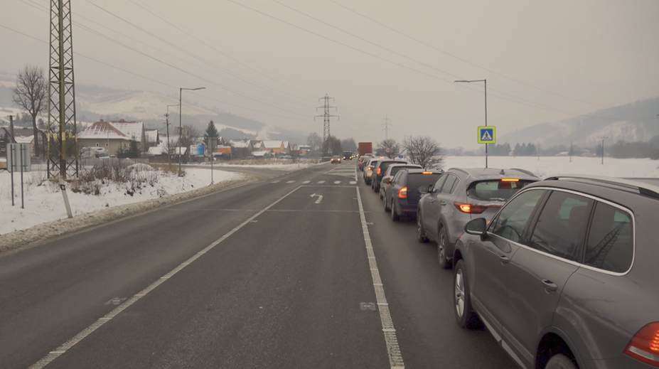 Kolóny na Kysuciach: Otestovali sme, ako dlho trvá 30-kilometrová cesta z Čadce do Žiliny v špičke
