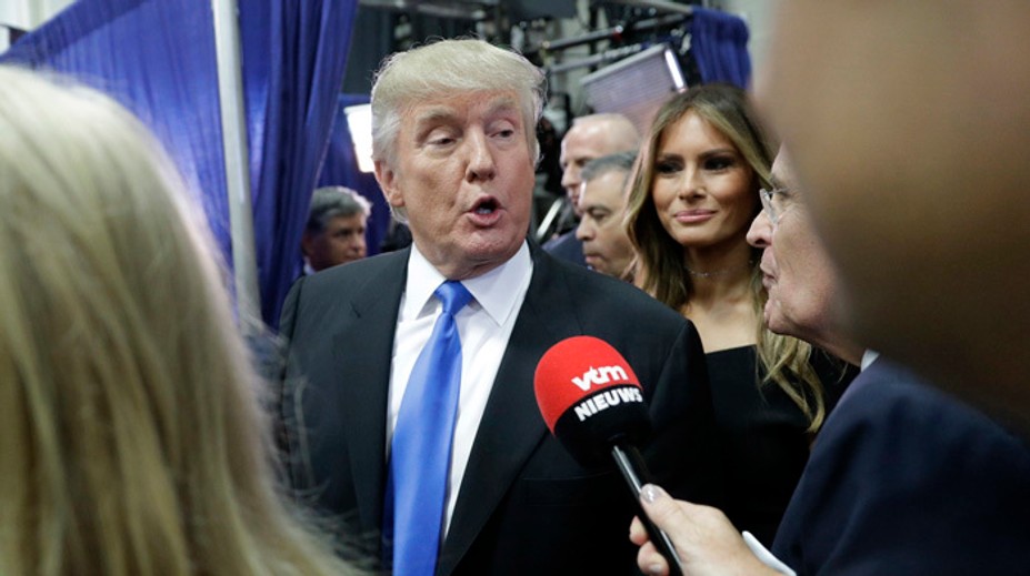 Trump na videu rozpráva oplzlosti, chváli sa zdatnosťou vo zvádzaní