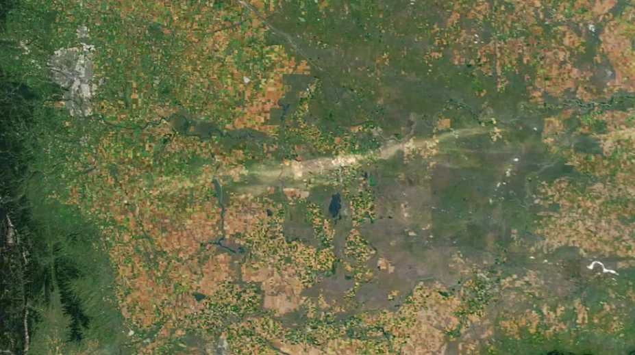 Krúpy, ktoré boli vidieť až z vesmíru. Satelitná snímka z Kanady odhalila „jazvu“ po devastačnom krupobití