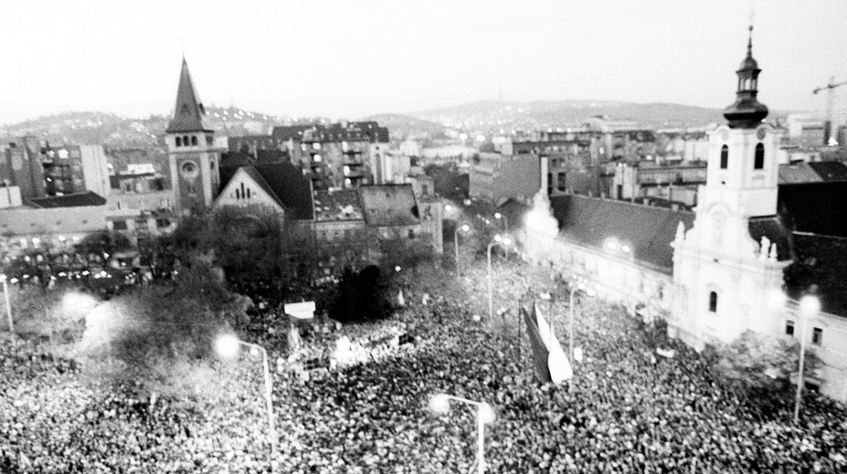 Spomienkové podujatia, odkazy aj zhromaždenia. Pripomenuli sme si 36. výročie Nežnej revolúcie