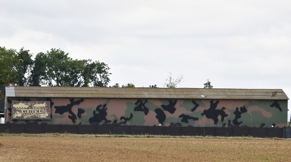 Vojaci chcú transportéry z Dolnej Krupej naspäť. Skončili v súkromných rukách