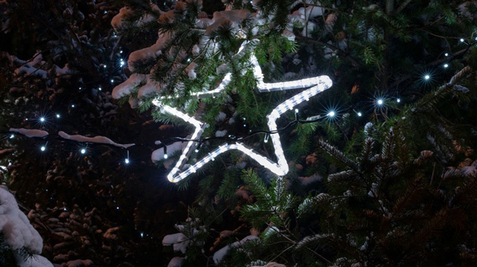 Talianski policajti zhabali nebezpečné vianočné osvetlenie za milión eur