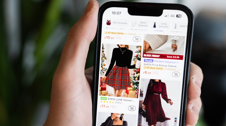 Fast fashion gigant má využívať pri predaji nekalé praktiky. Spotrebiteľská organizácia podala do Bruselu sťažnosť