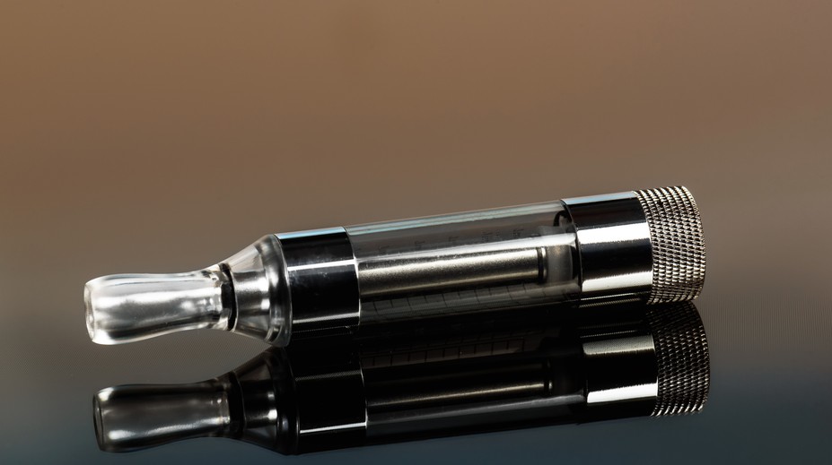 Kvôli elektronickej cigarete muselo núdzovo pristáť lietadlo