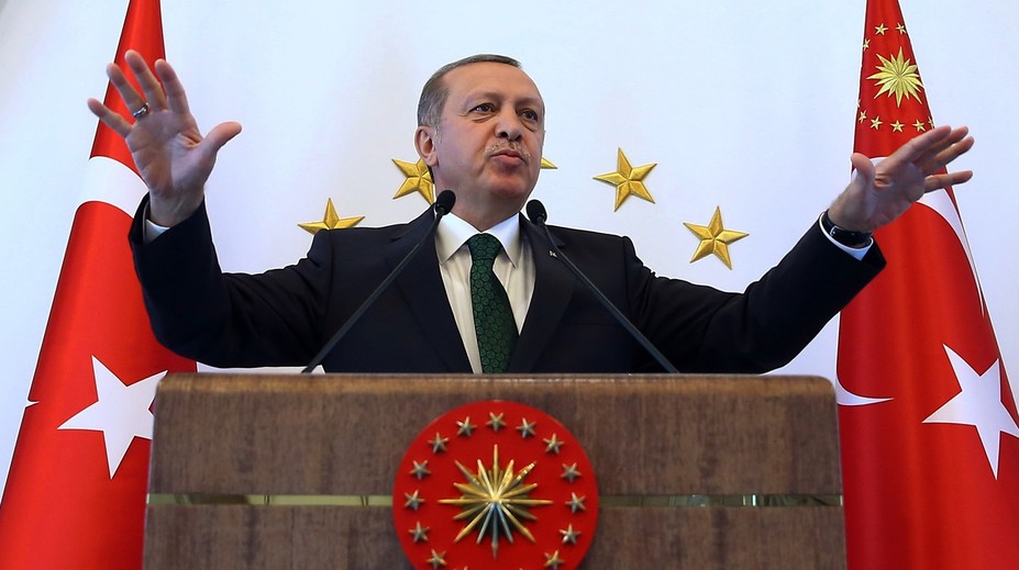 Erdogan opäť perlil, poslancov Bundestagu chce poslať na krvné testy