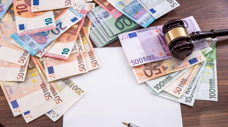 Z výskumných eurofondov dostal milióny človek spojený s kauzou emisií