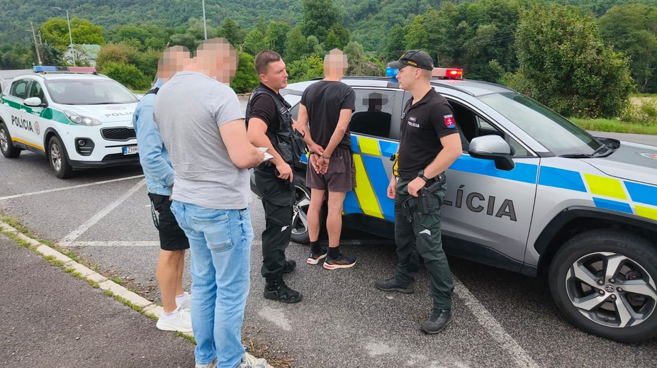 Spod dohľadu v Holandsku utiekol, našli ho u nás. V Žiari nad Hronom zadržali talianskeho drogového dílera
