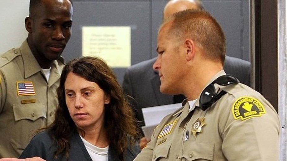 Študent splodil so svojou učiteľkou dieťa a teraz dostane šesť miliónov