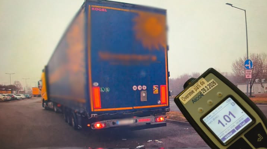 Opitý vodič za volantom obrovského kamióna. Polícia ho zastavila v poslednej chvíli