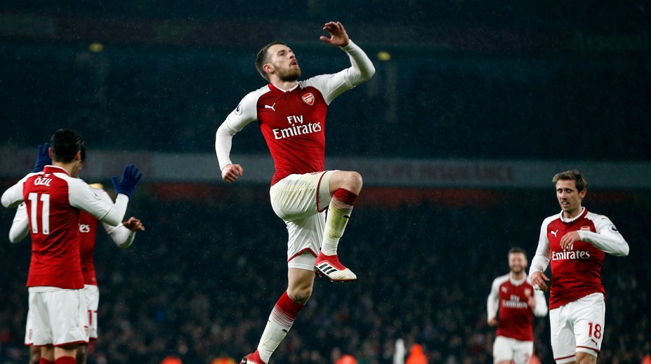 Arsenal s novými posilami zničil Everton, Ramsey zaznamenal hetrik