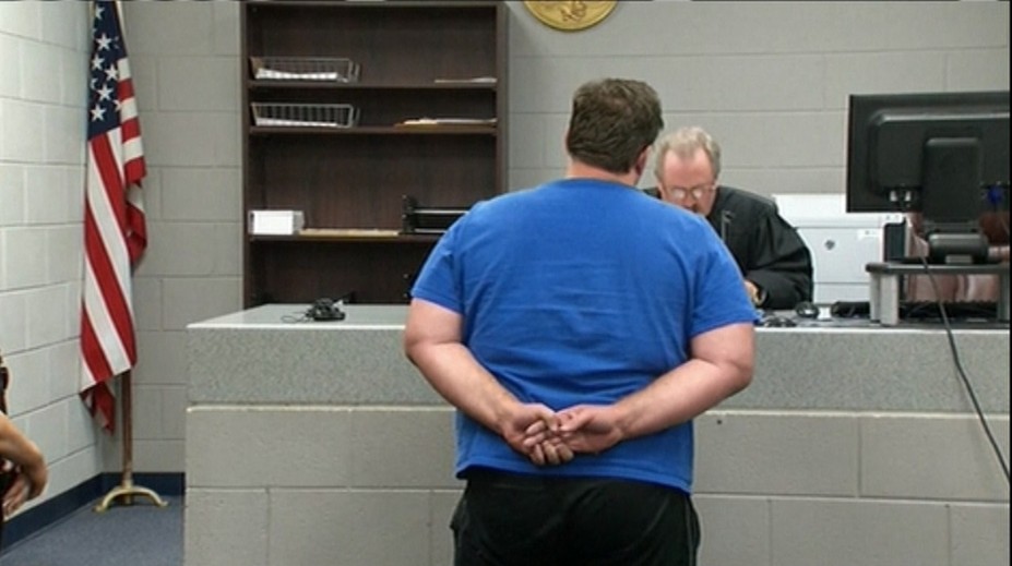 Psychopat držal ženu na reťazi v skladovom kontajneri